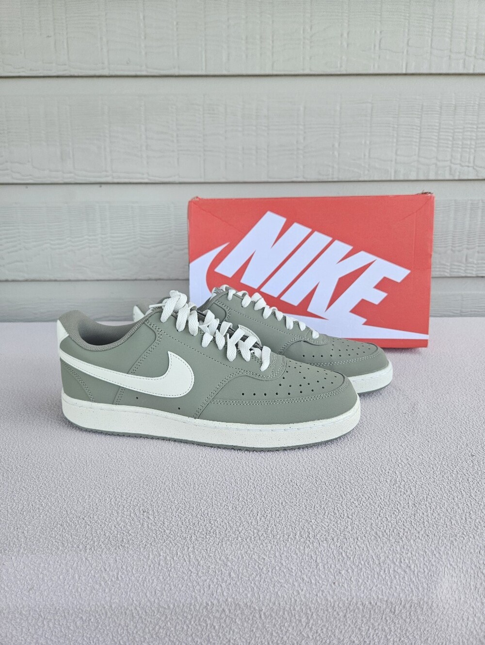 Nike Court Vision Low Sneaker Men SZ 10 Light Army Sail Green HM9429-300